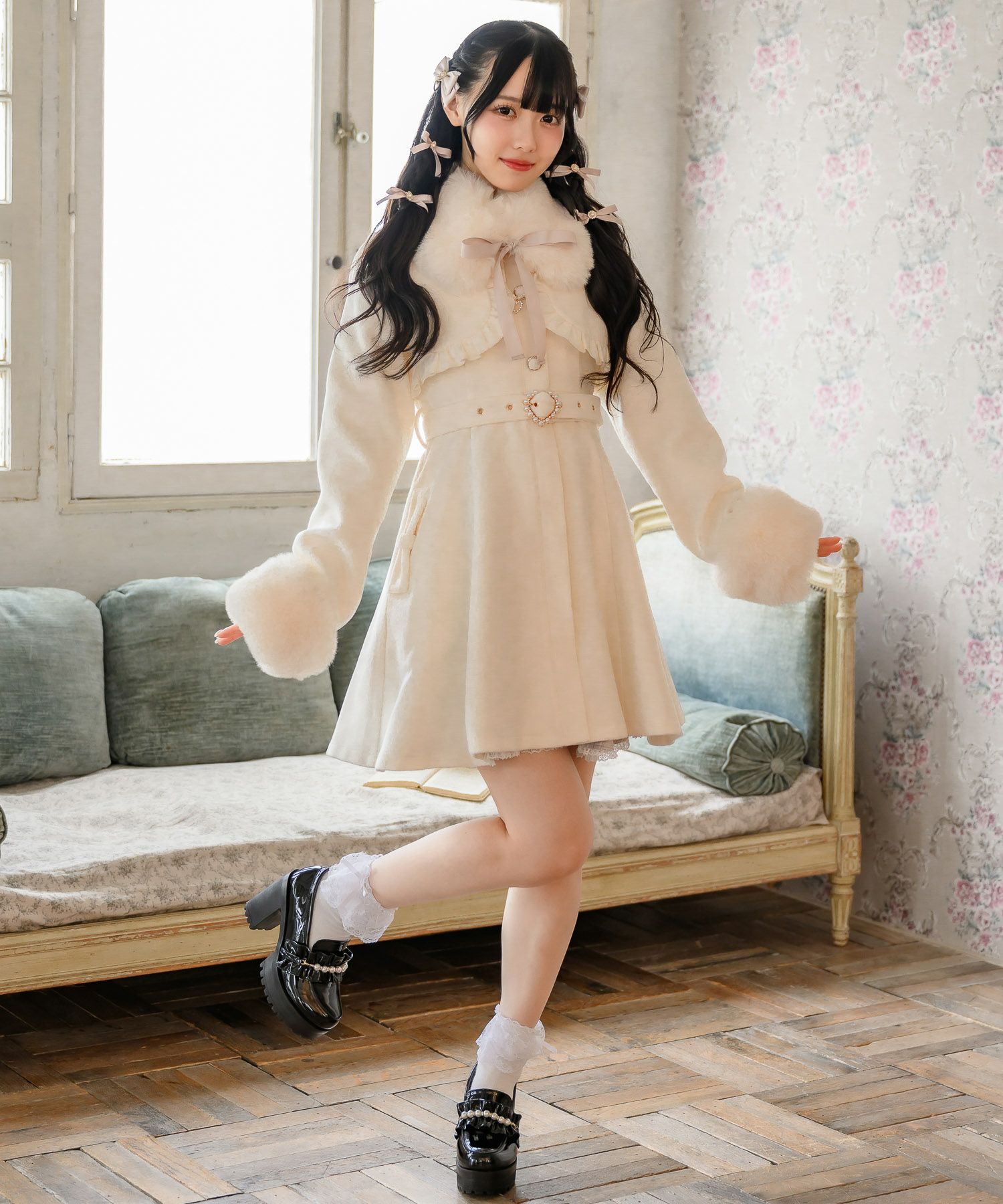 ☆ROJITA パールチャームティペット付きボレロ風コート
