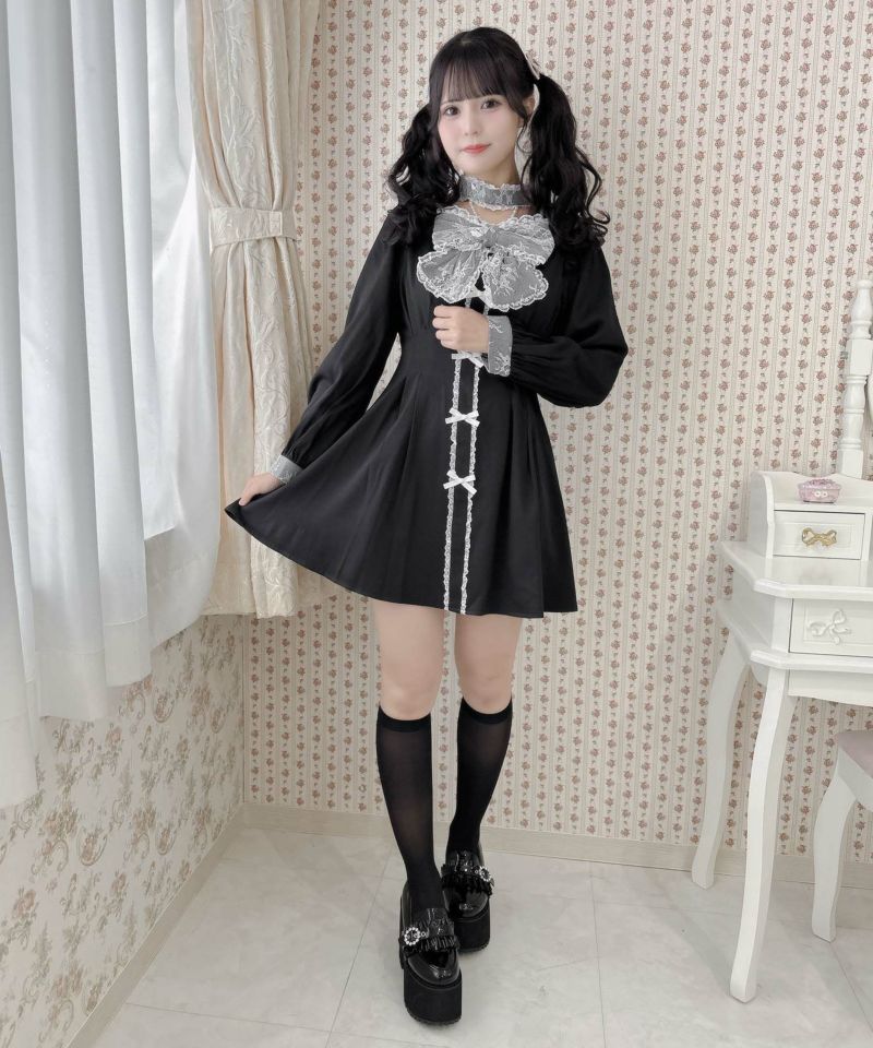 デコルテチャーム付きビッグリボンワンピース | Rlab store