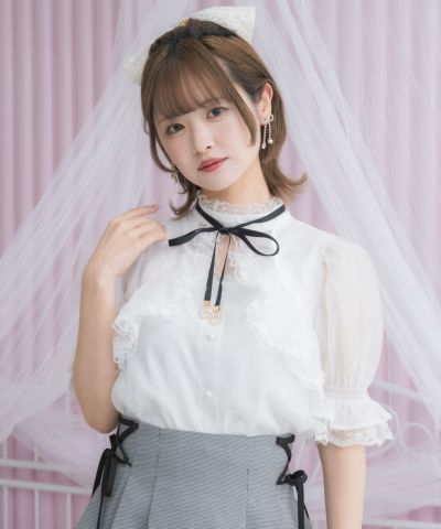 新品未使用タグ付きcouturebyrojita ボウタイリボンフェザーブラウス セール】ボウタイリボンフェザーブラウス（シャツ/ブラウス