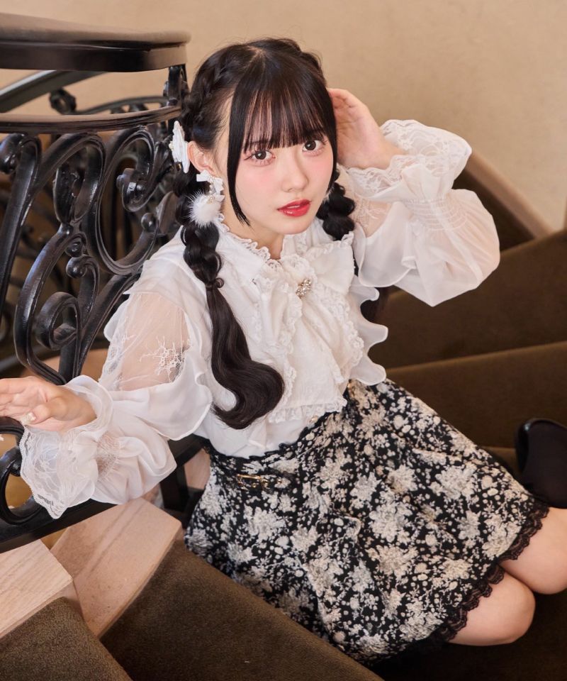 美品 レッドヴァレンティノ 花柄 スカート付ショートパンツ ジャガード織り カワイイ CAWAII 「才色兼備」花柄ジャガードスカート （レッド