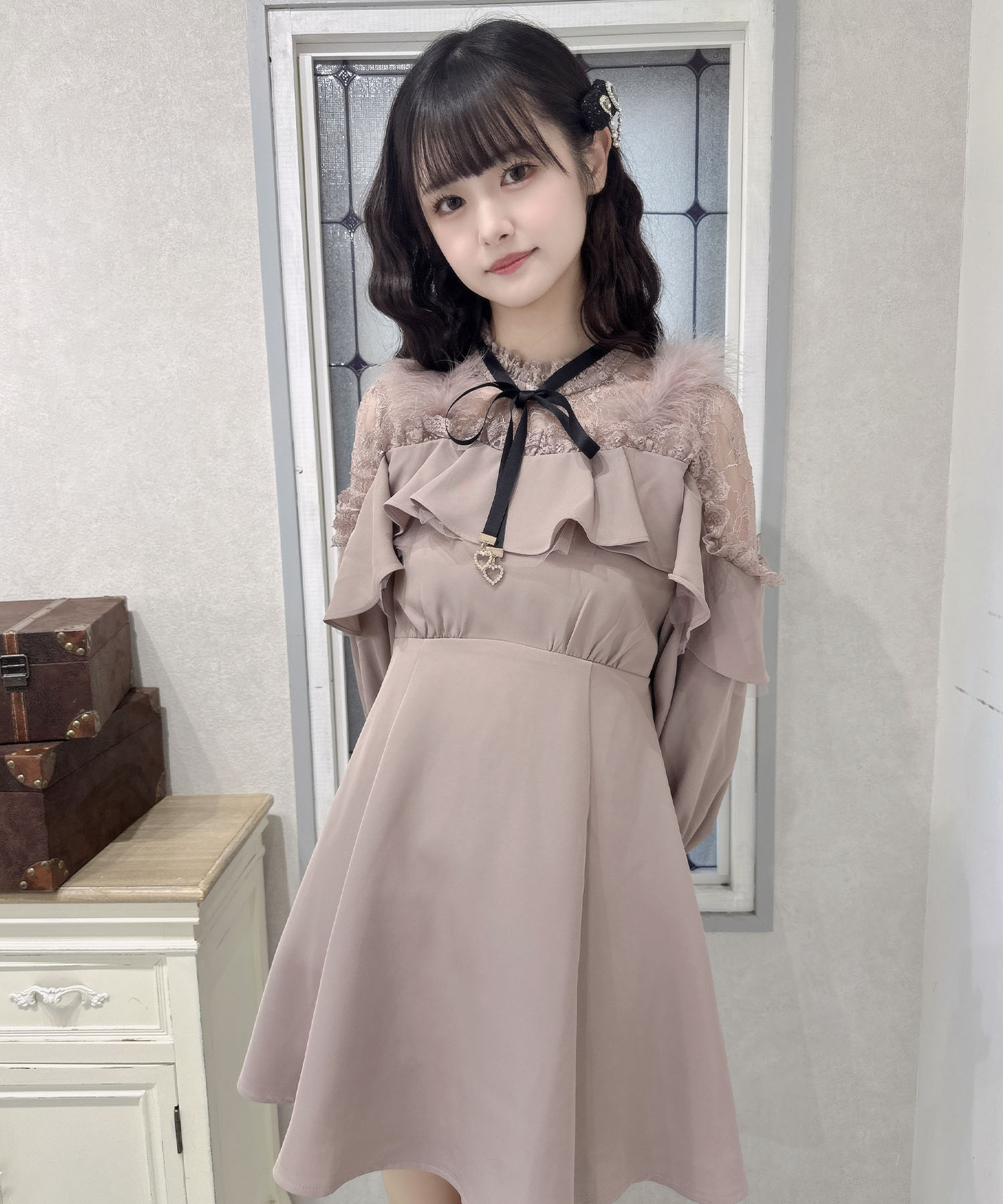 ファーショルダーレース切替ワンピース | Rlab store